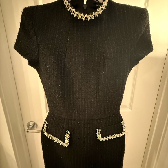 Elegant Black Skirt with Pearl Accents - Picture 6 of 14